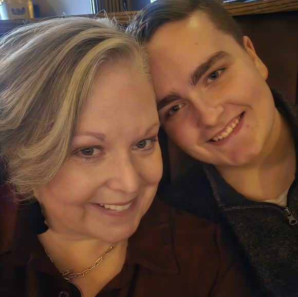 Meet your Posher, Beth - Picture 1 of 1